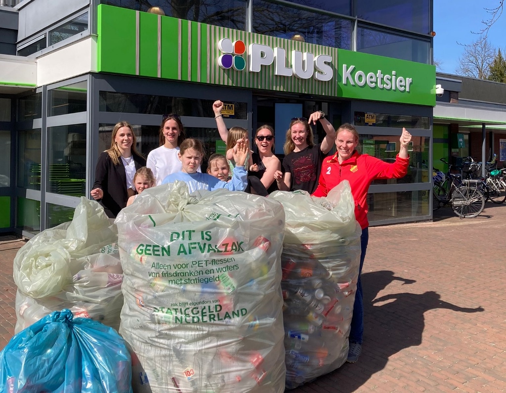 Geslaagde flessenactie Vako Handbal