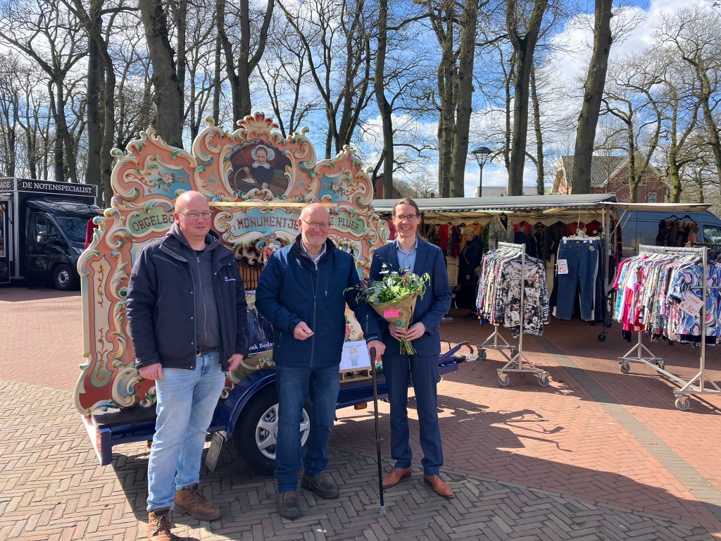 Marktkoopman Pama met pensioen