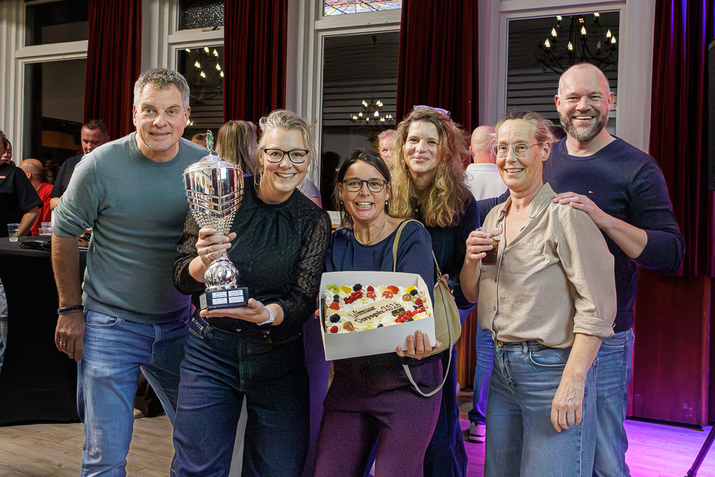 Wat een feestelijke afsluiting van de Vriezer Dorpsquiz