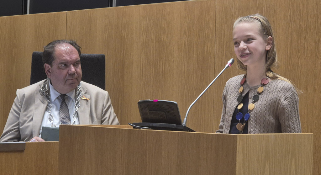Sara geïnstalleerd als kinderburgemeester van Tynaarlo