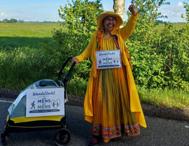 Na succesvolle start in Groningen vervolgt Wahida haar wandeltocht in Drenthe
