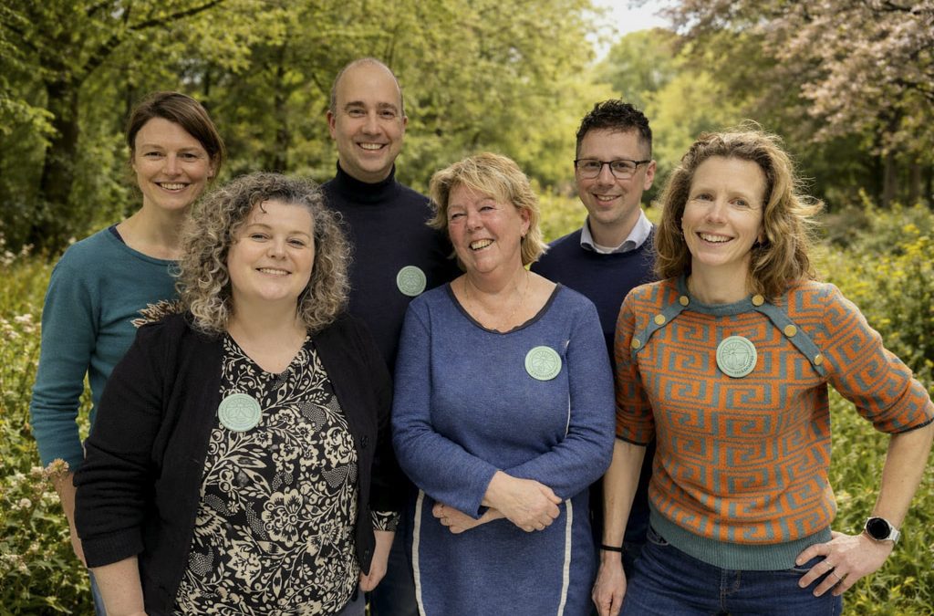 Tuinrangers volop bezig met tuinbezoeken én in de Trouw Duurzame 100